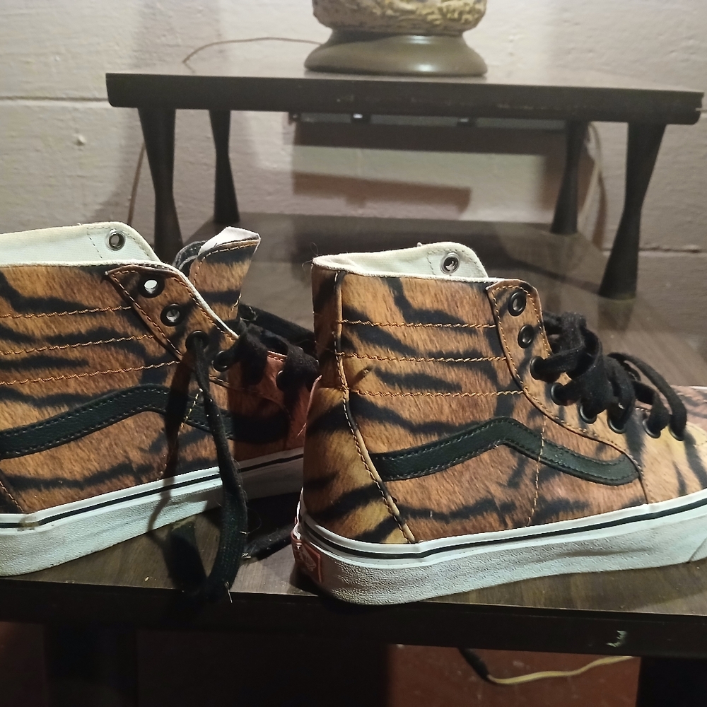 Vans - Picture 7 of 8